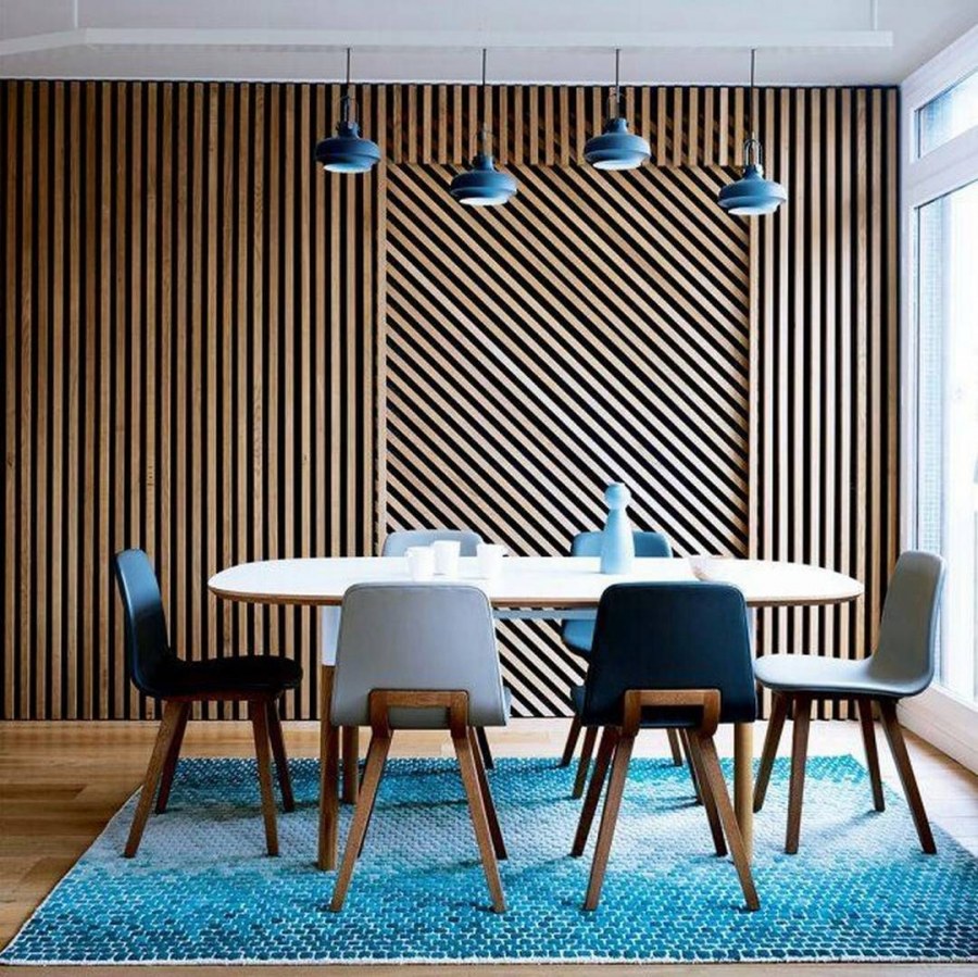 Декорирование стен деревянными рейками