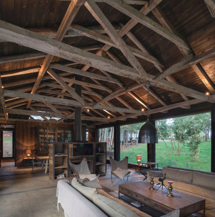 Здание амбара Россия