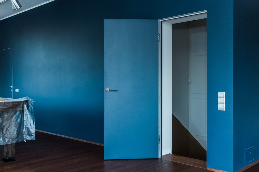 Скрытые двери в интерьере