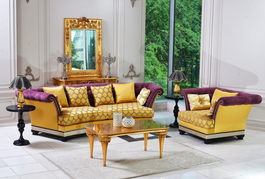 Диван в античном стиле