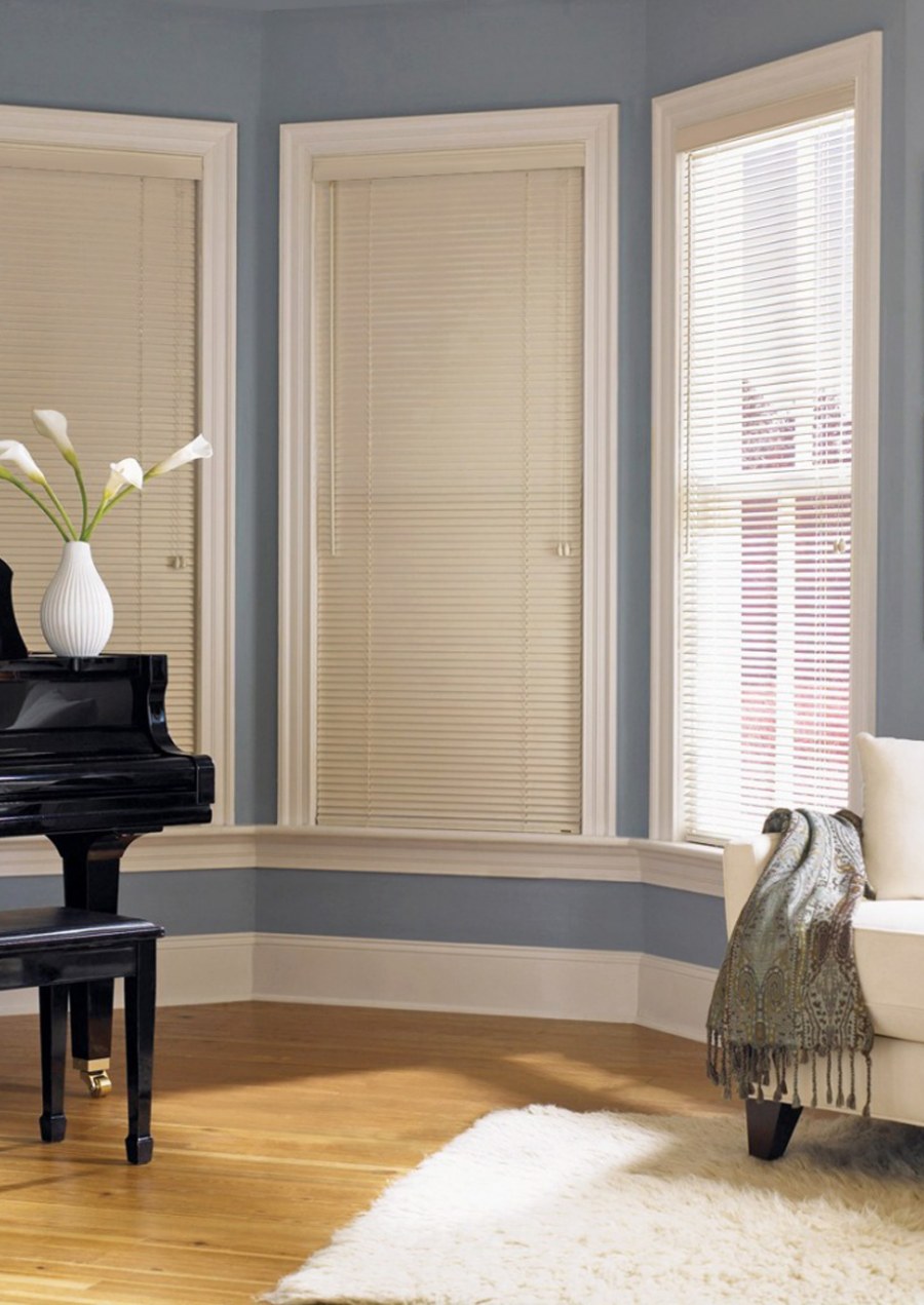 Белые деревянные жалюзи