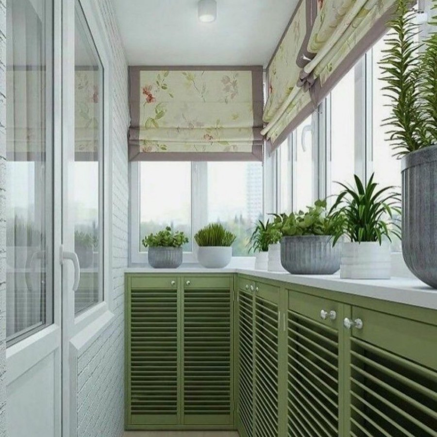 Угловая полка на балкон