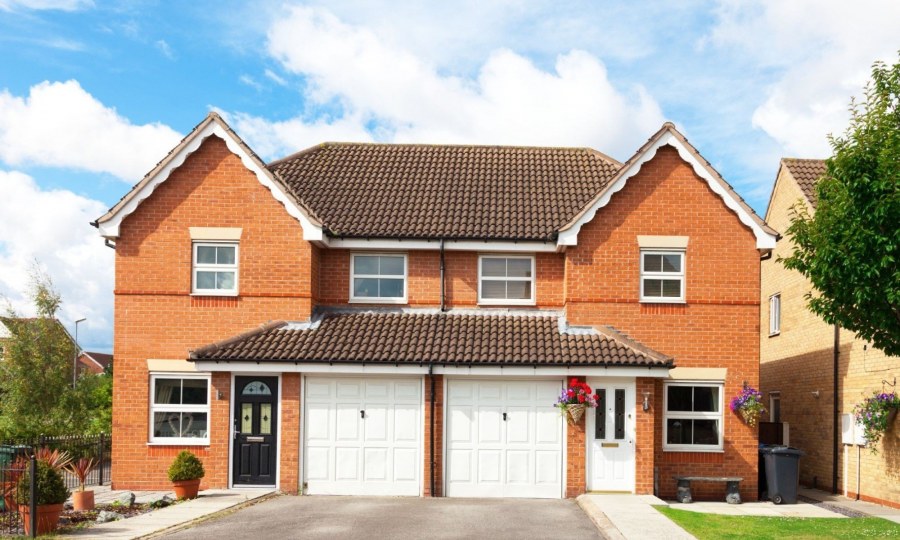 Отдельно стоящий дом в городе