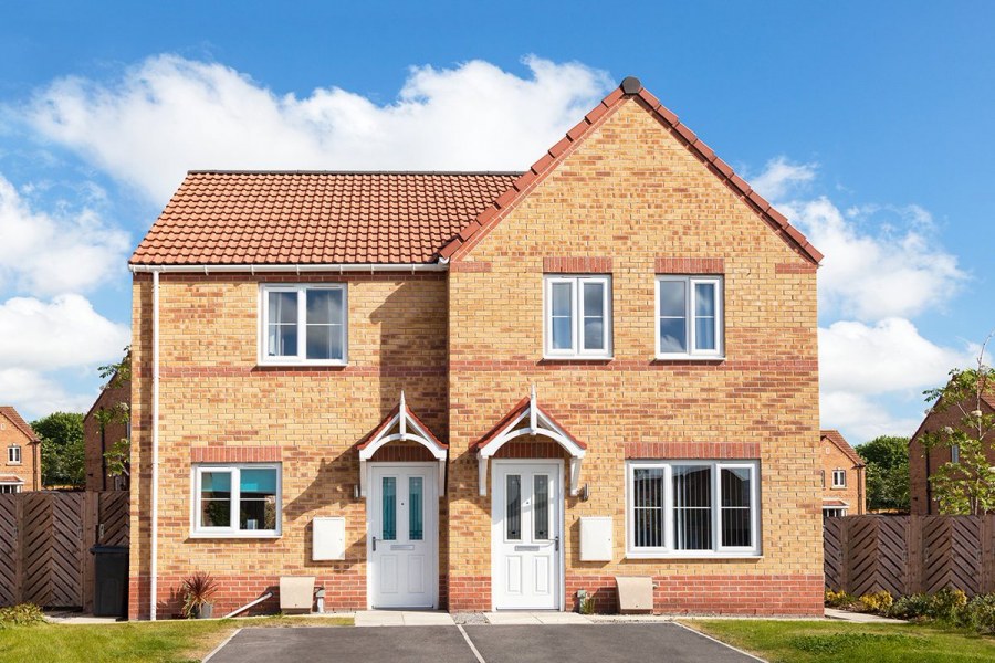 Симметричный фасад дома