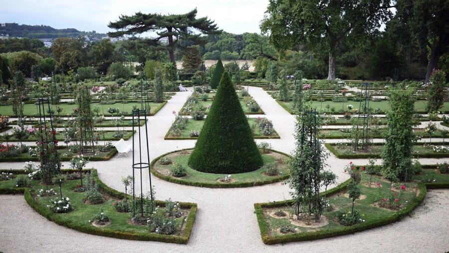 Геометрические сады Фернандо Карунчо