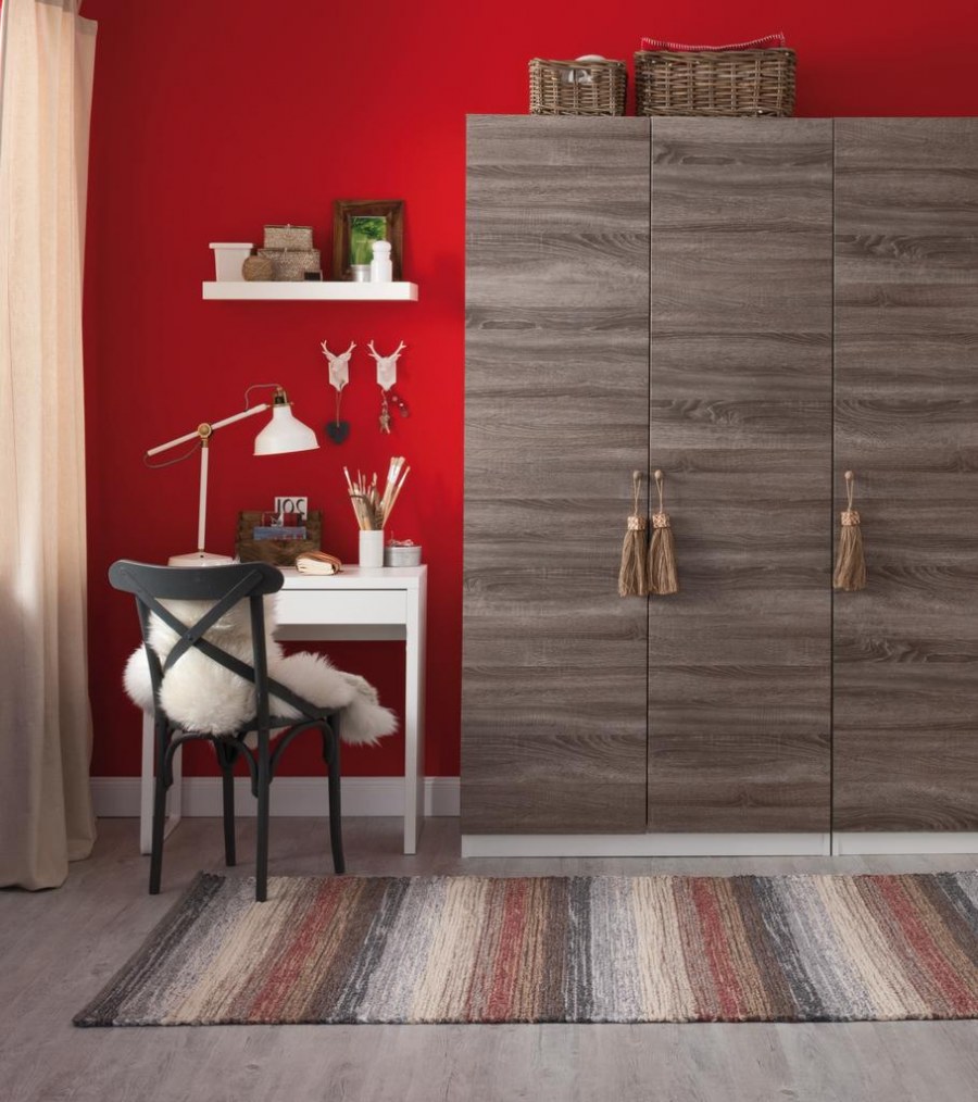 Клеящаяся пленка для кухни