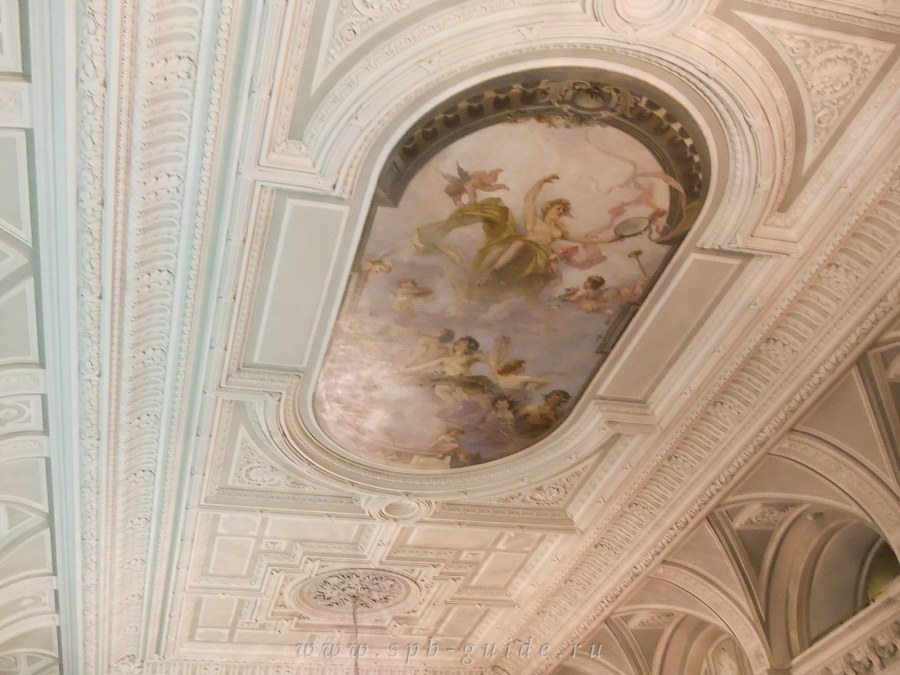 Мариинский театр в Санкт-Петербурге потолок