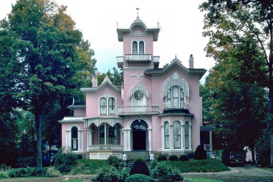 Здания в стиле Романтизм