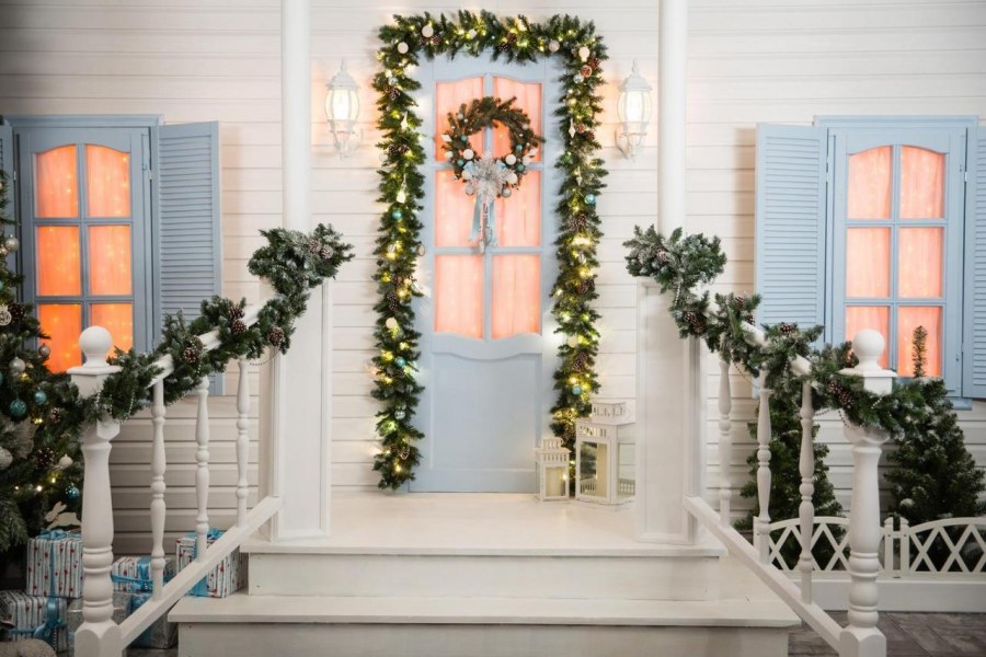 Новогодний декор веранды