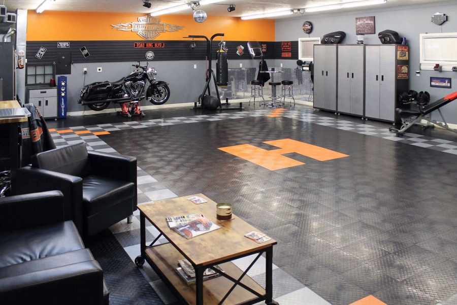 Интерьер гаража