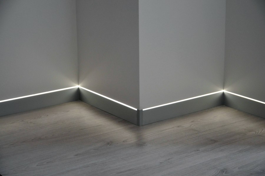 Алюминиевый плинтус Profilpas Metal line 88/6