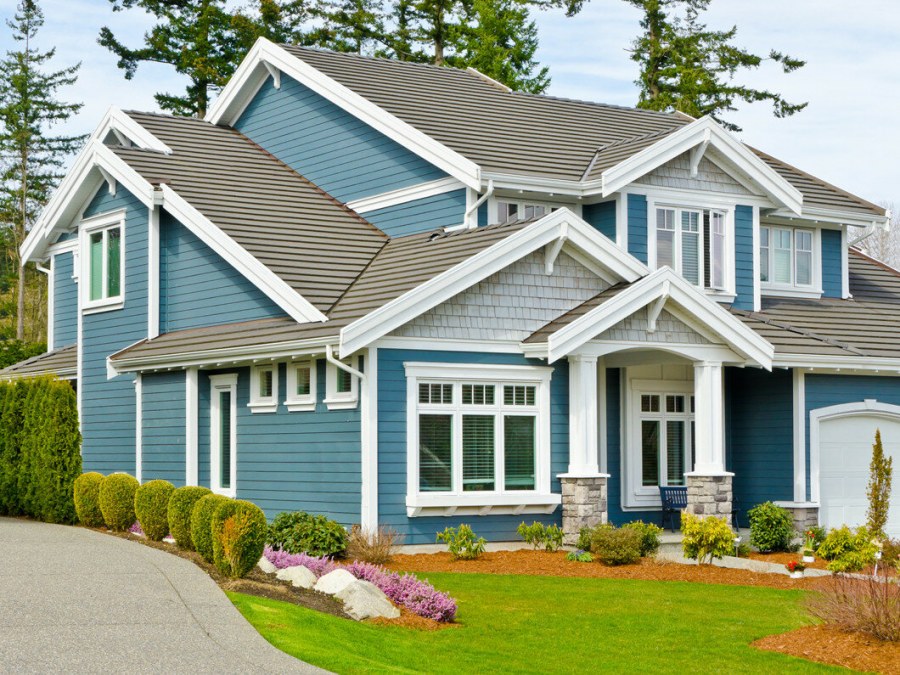 Серо голубой дом