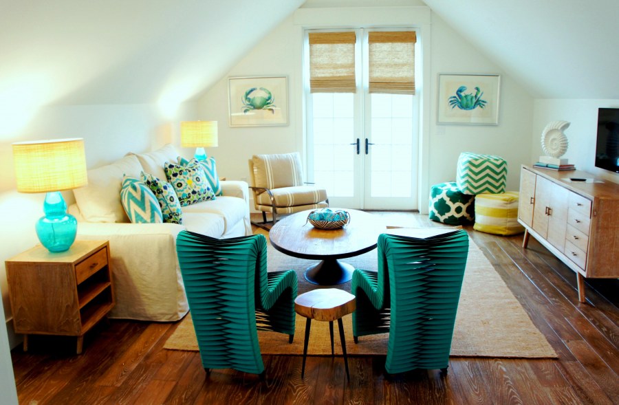 Желто бирюзовый дом