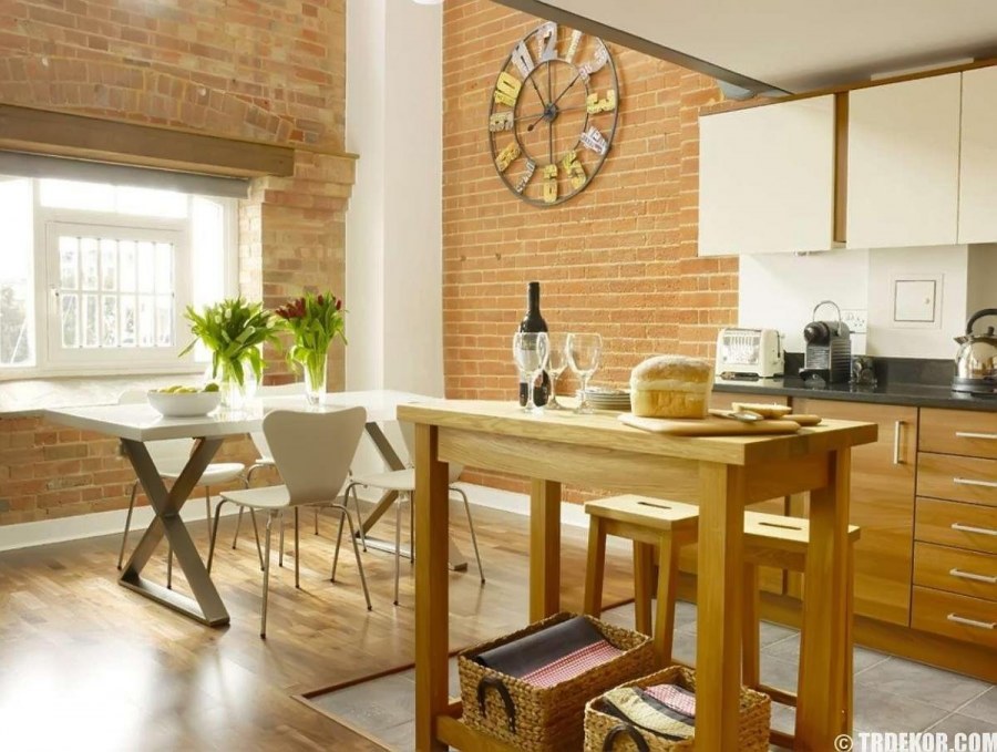 Дерево в интерьере кухни