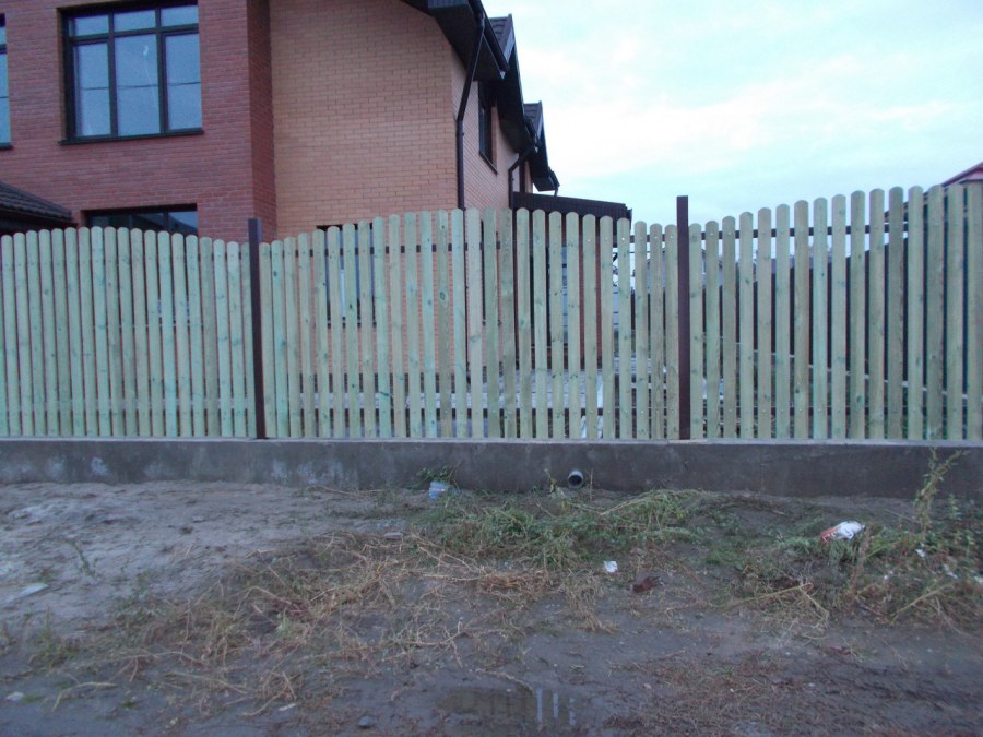 Металлический штакетник для забора 8019