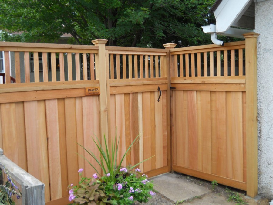 Деревянный забор