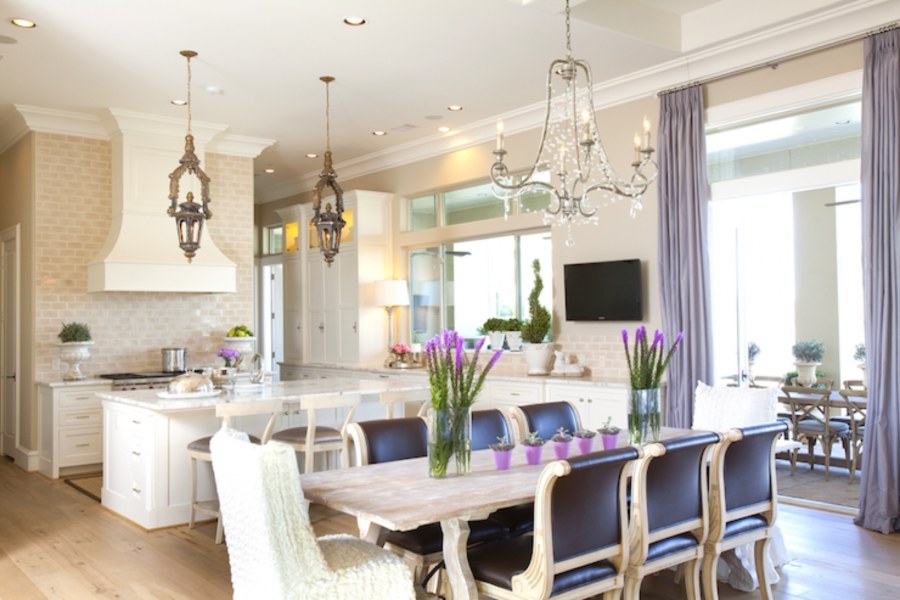 Кухня с лавандовыми акцентами