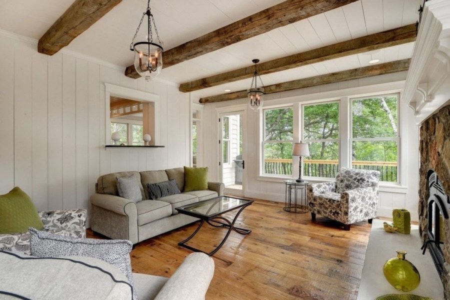 Деревянные балки в интерьере