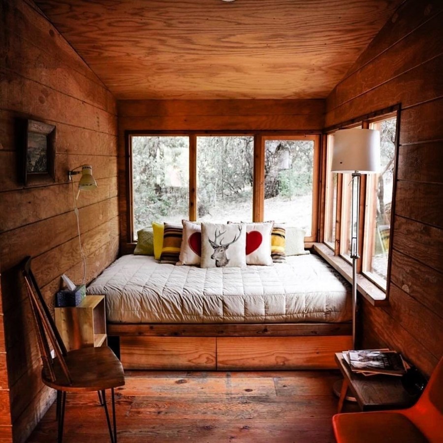 Интерьер веранды в загородном доме