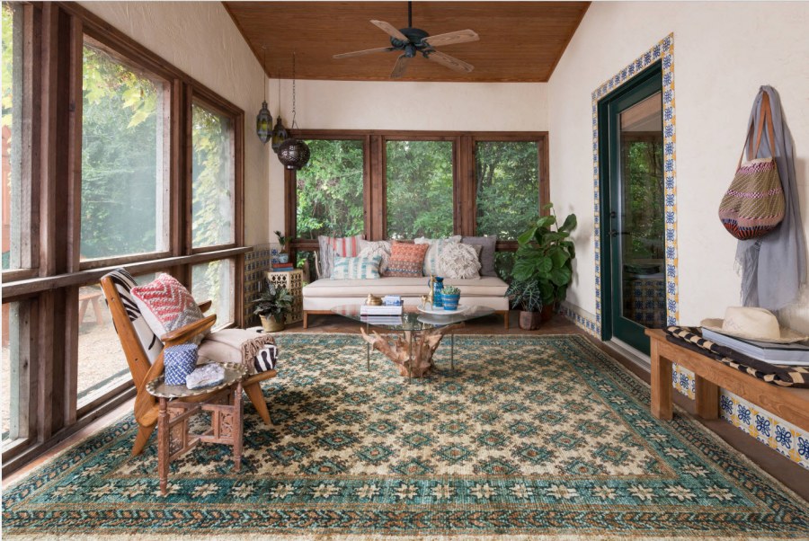 Зимняя веранда с камином