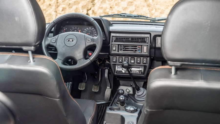 Приборная панель Лада 4х4 Урбан