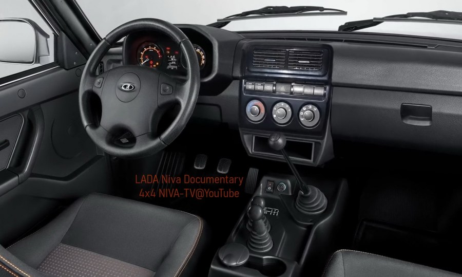 Лада Нива Урбан 4х4 салон