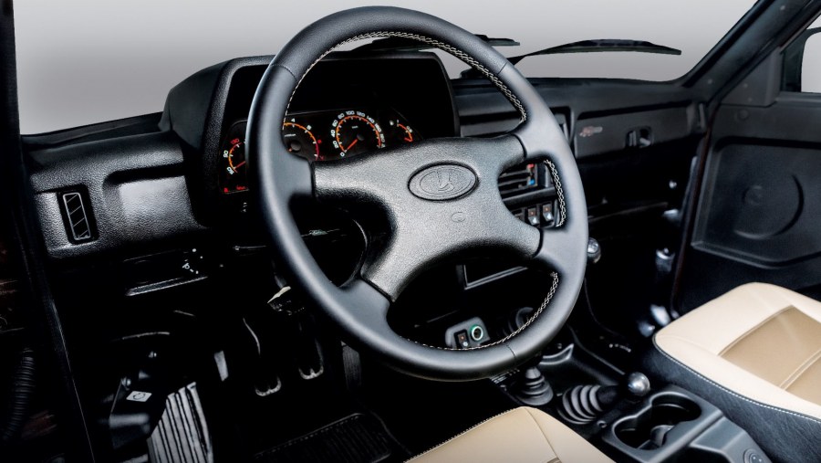 Лада Нива легенд 2017 салон