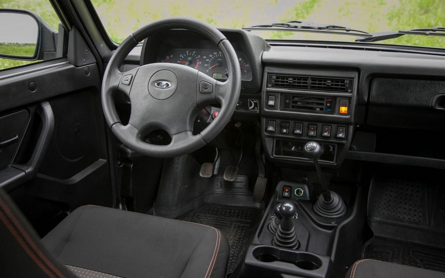 Нива 2131 Урбан салон