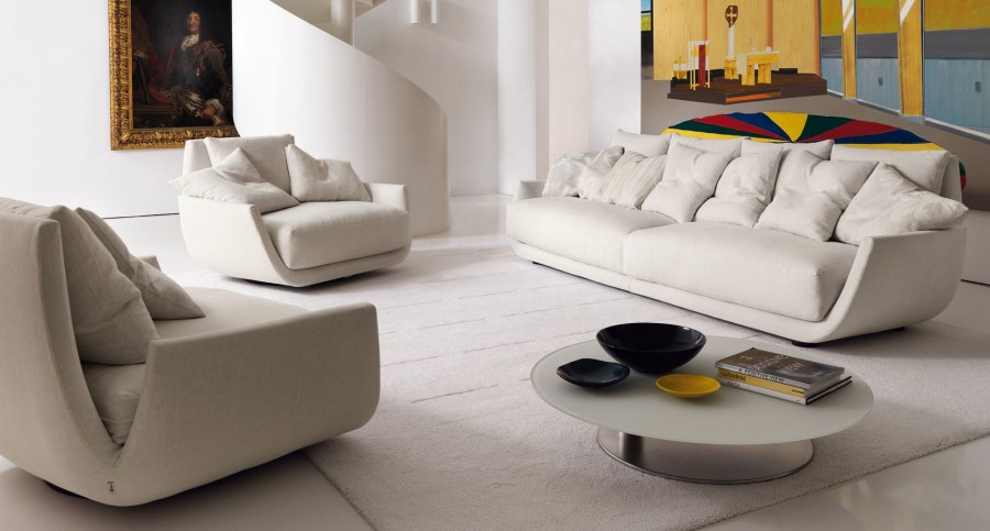 Современный диван в гостиную