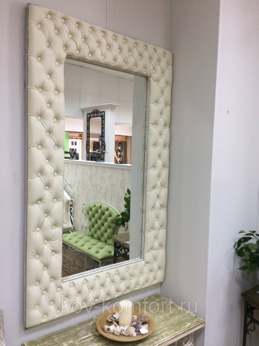 Гримерное зеркало в каретной стяжке