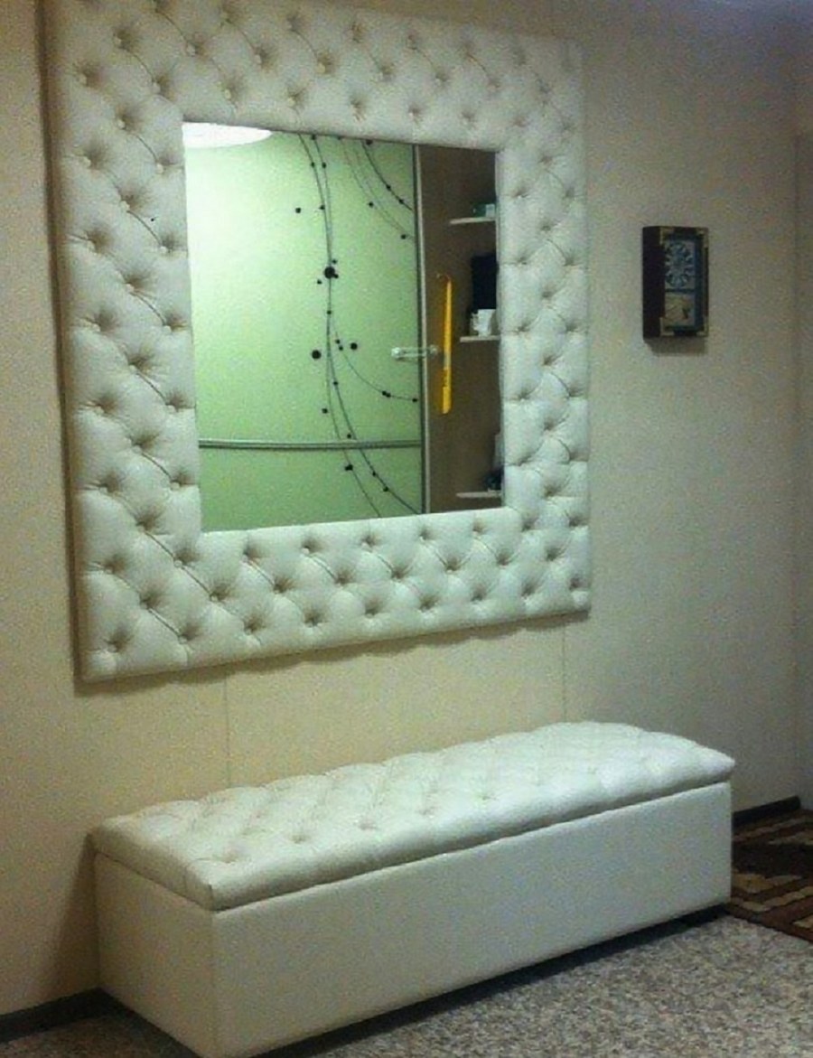 Гримерное зеркало в каретной стяжке