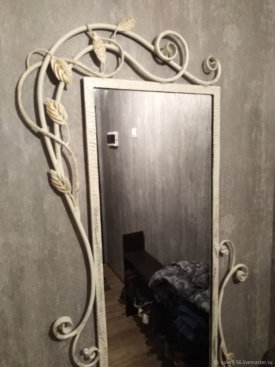 Красивые зеркала в прихожую