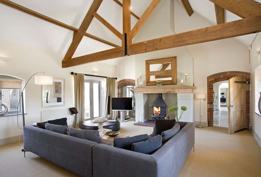 Гостиная в доме барнхаус