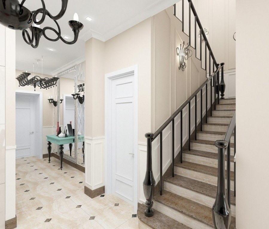 Прихожая с лестницей