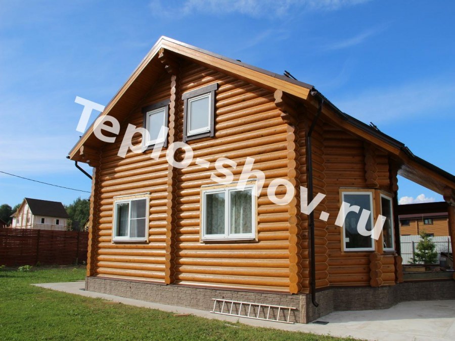 Деревянный дом цвета орех Реммерс