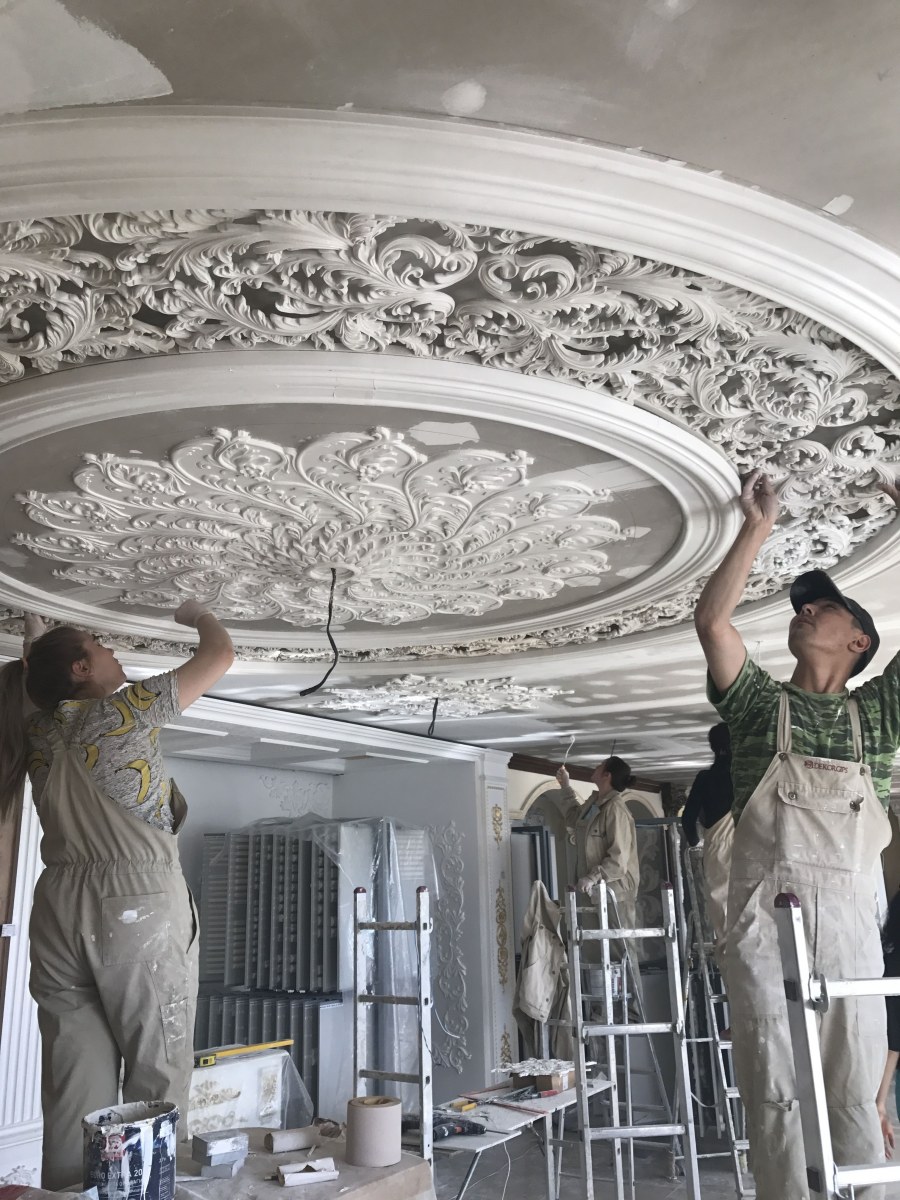 Потолки с лепниной декор