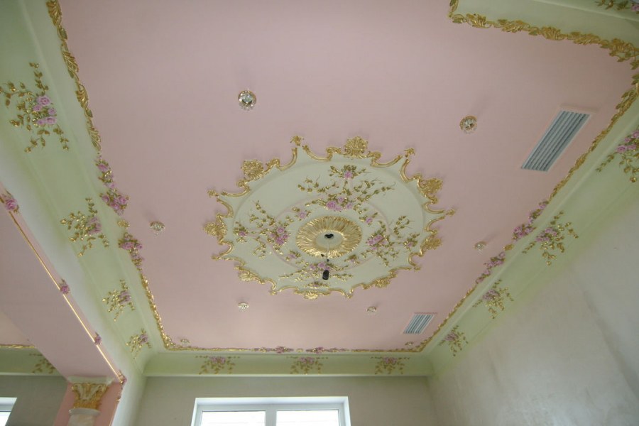 Расписные потолки в квартире