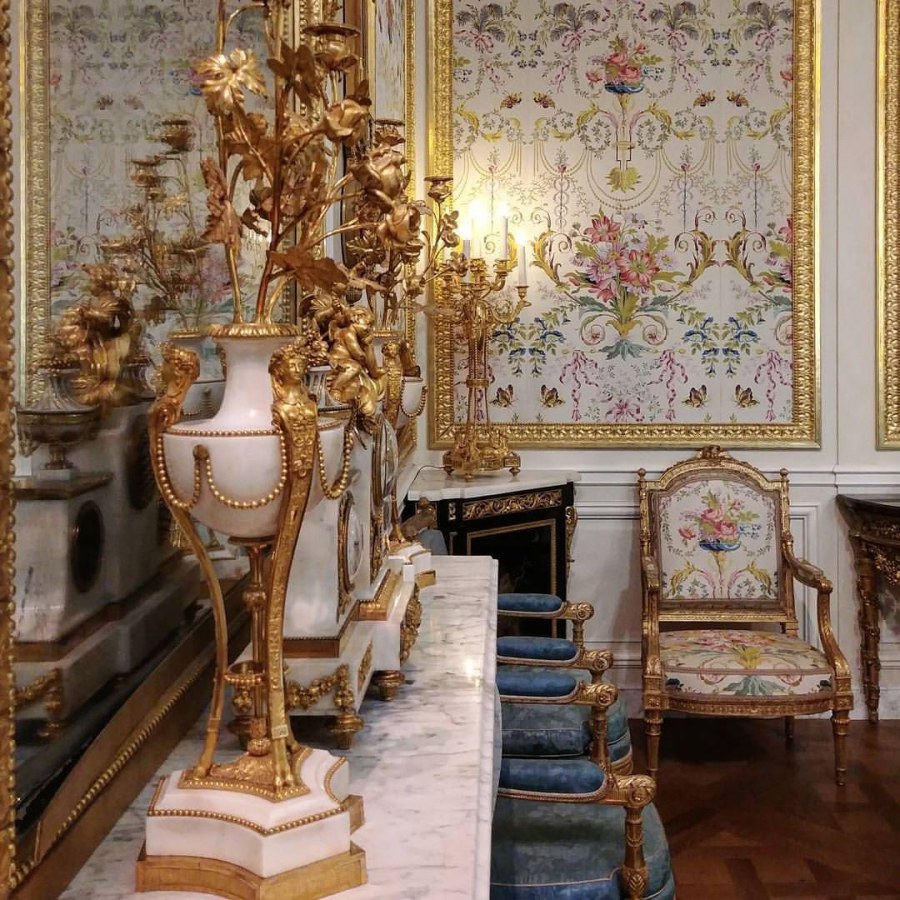 Дворец Помпадур в Версале