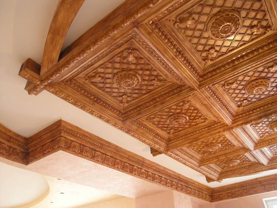 Деревянный кессонный потолок