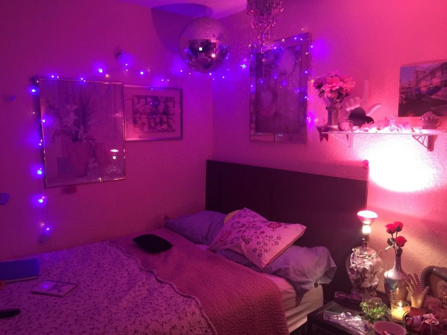 Фиолетовый неон