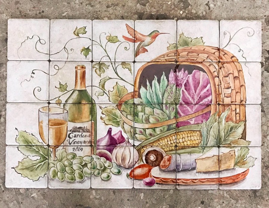 Тарелки на стене