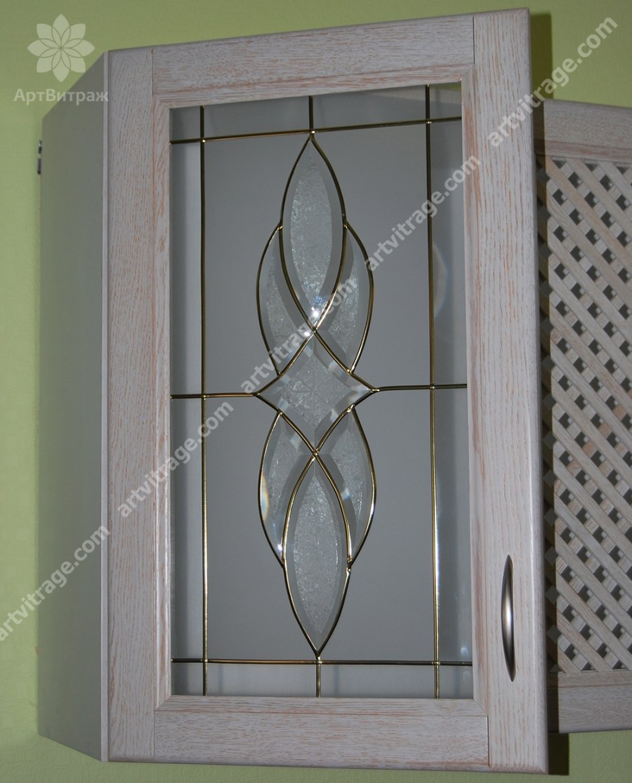 Кухонный гарнитур с зеркальными фасадами