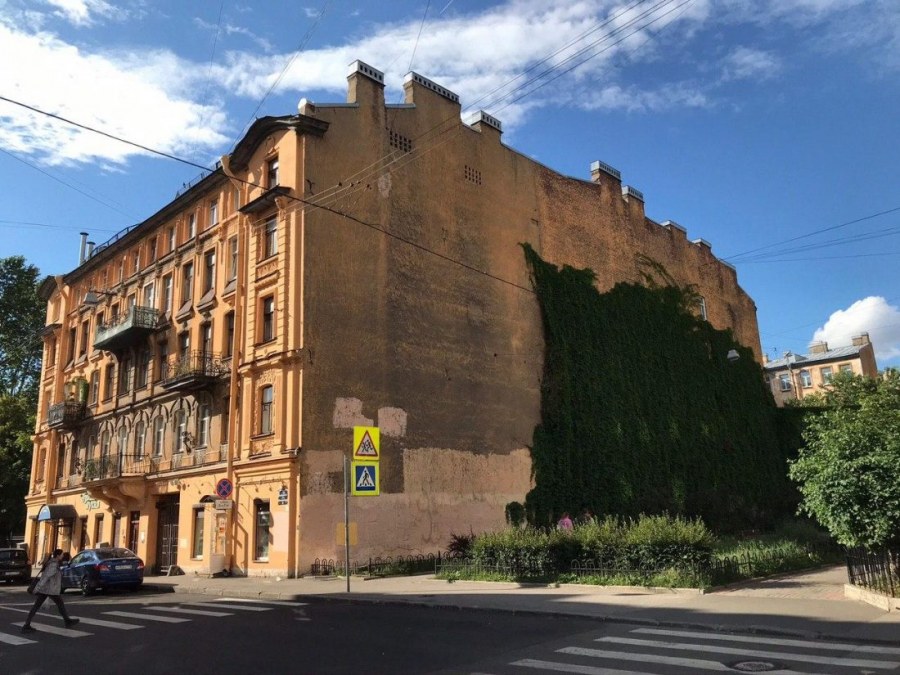 Стена в доме