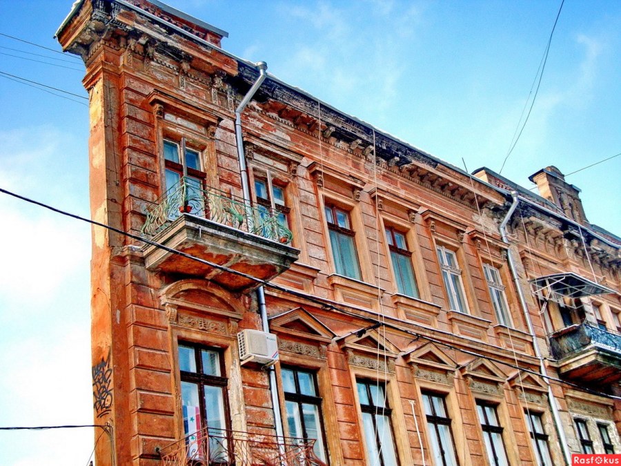 Дом-стена Боровая ул 21