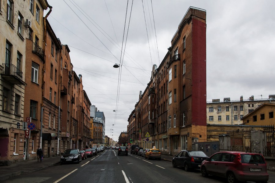 Дом-стена (ул. Боровая, Санкт-Петербург)