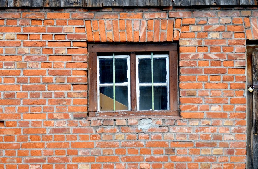 Отделка стен фанерой