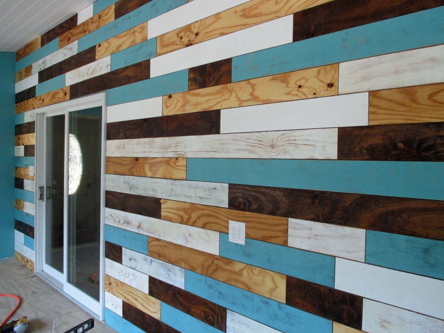 Крашенные деревянные панели