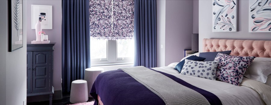 Спальня в скандинавском стиле с фиолетовым