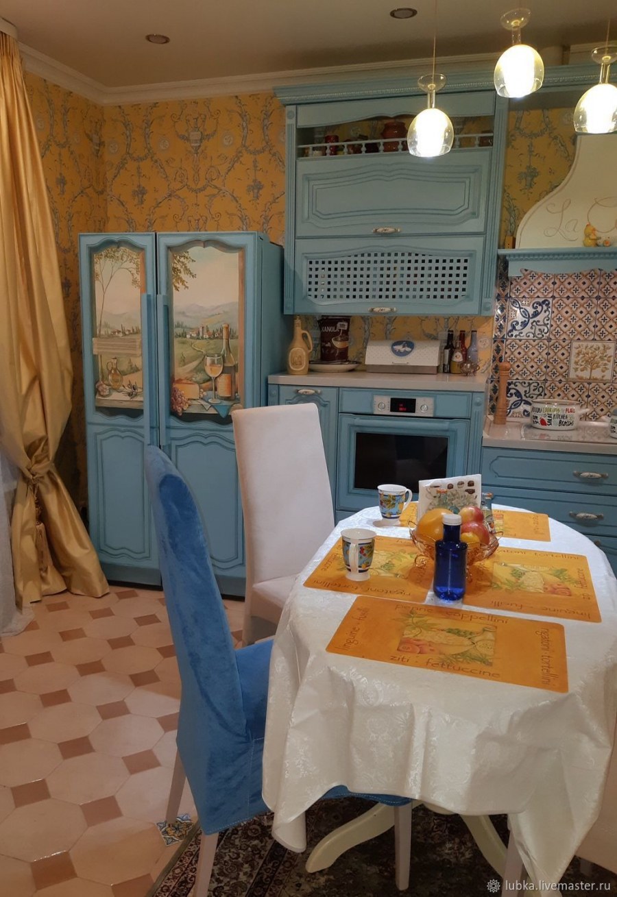 Кухни бордового цвета