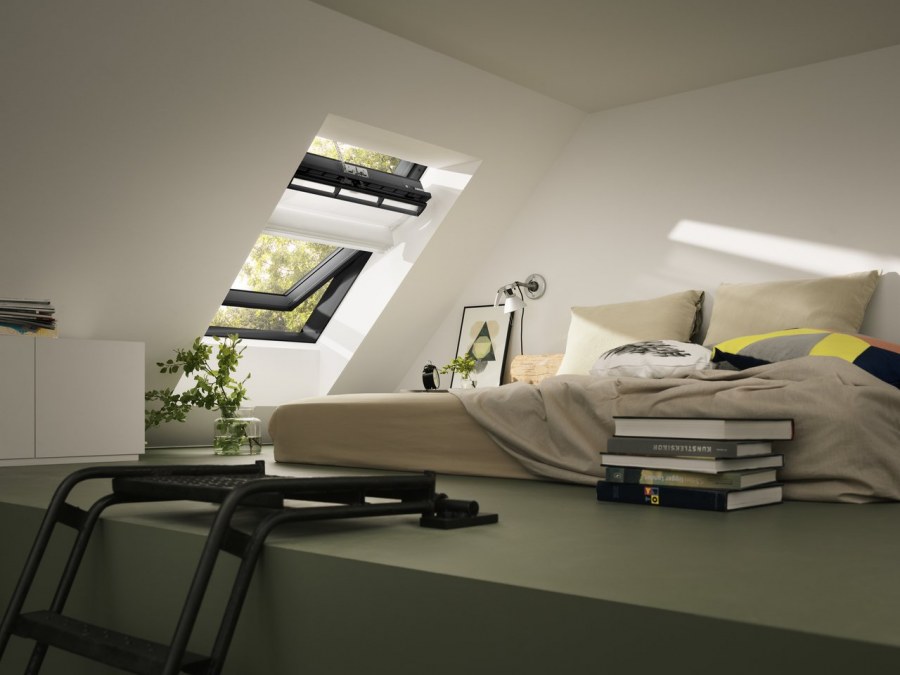 Потолок оклеенный обоями